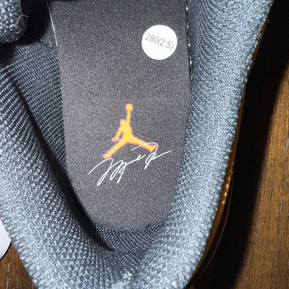 Men’s Air Jordan 1 Lows - Picture 6 of 7